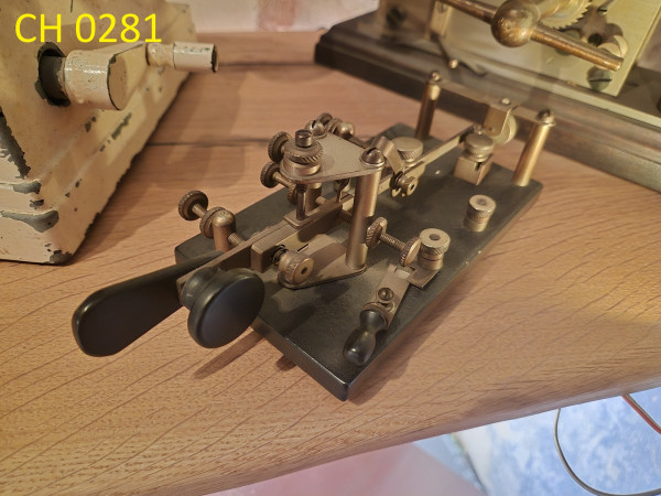 telegrafní klíč dvojčinný