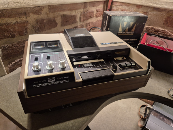 Fotografie {AKAI GXC-60D}