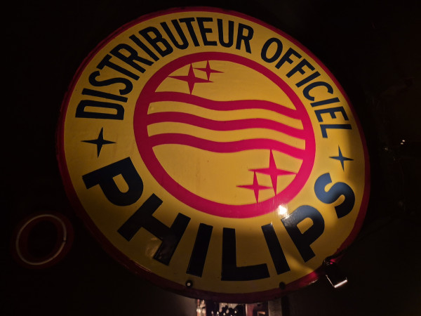 Fotografie {Advertising board PHILIPS DISTRIBUTEUR}