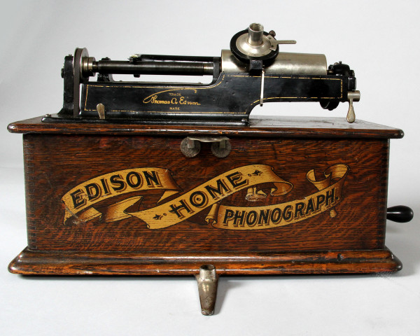 Fotografie {Edison - model A home (new style) - blue horn}