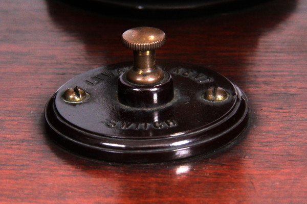 Fotografie {Atwater Kent 4340 A}