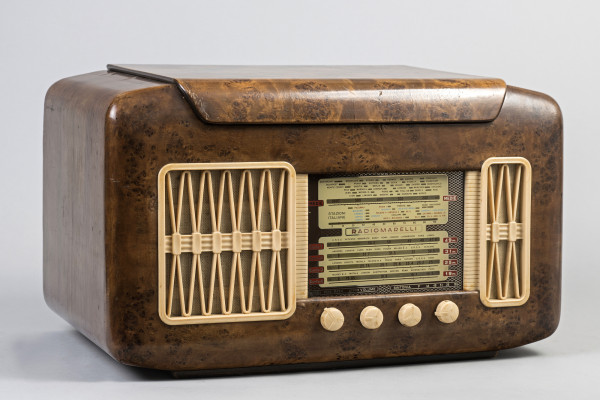 Fotografie {Radiomarelli FO 119}