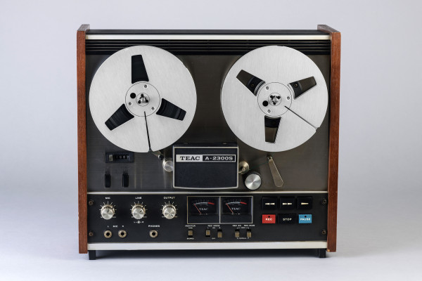 Fotografie {Teac A-2300S}