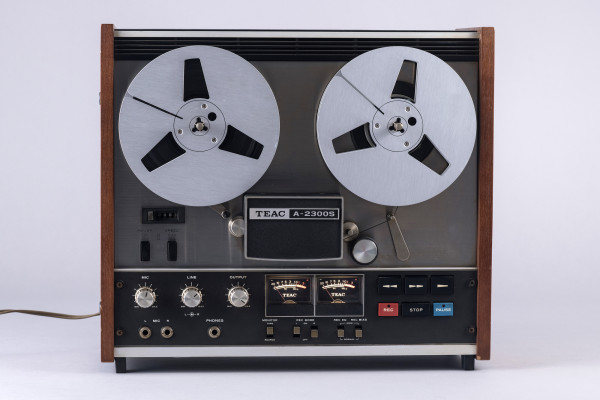 Fotografie {Teac A-2300S}