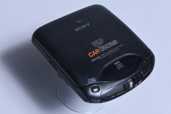 Fotografie {Sony ESP Car Discman D-830K}