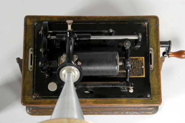 Fotografie {Edison Standard Phonograph}
