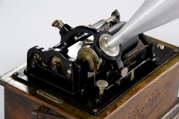 Fotografie {Edison Standard Phonograph}