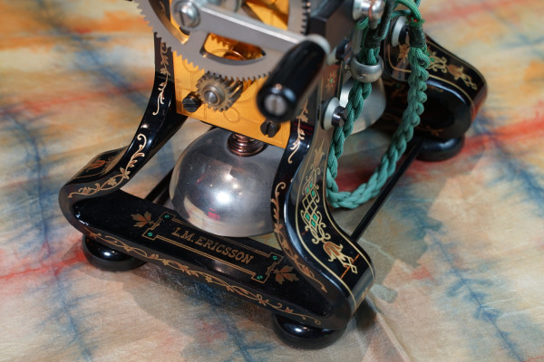 Fotografie {L.M. Ericsson - Skeleton}