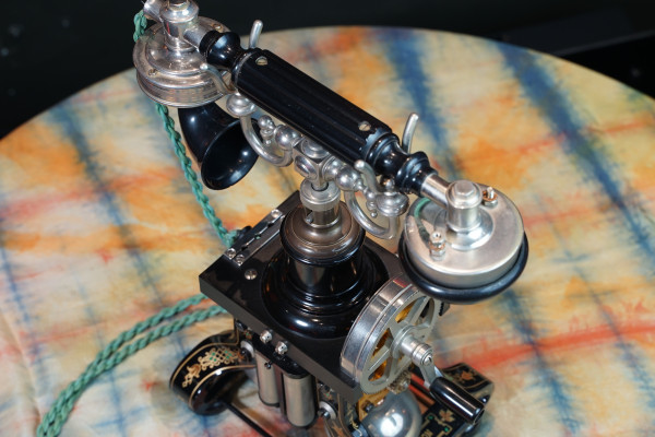 Fotografie {L.M. Ericsson - Skeleton}