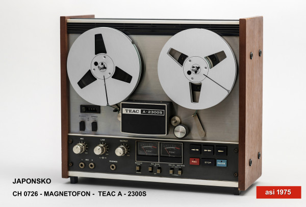 Teac A-2300S
