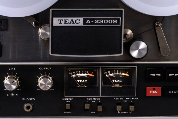 Fotografie {Teac A-2300S}