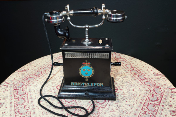 Fotografie {Rikstelefon - Public postal telephone}