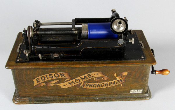 Fotografie {Edison model D home}