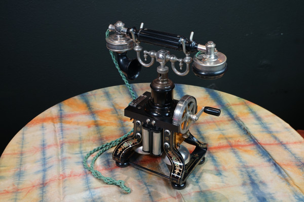 Fotografie {L.M. Ericsson - Skeleton}