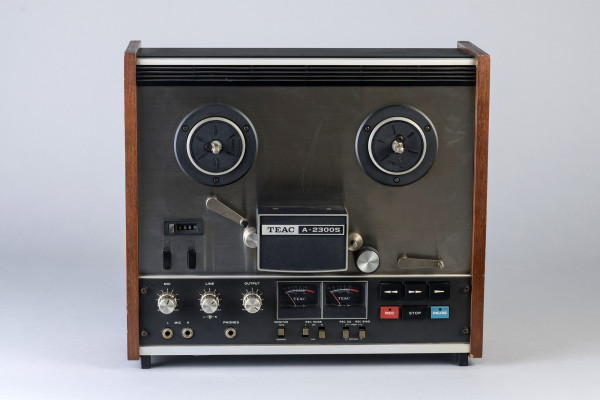 Fotografie {Teac A-2300S}