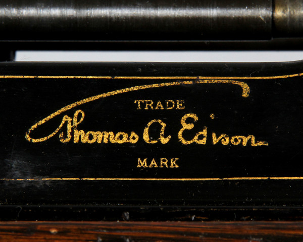 Fotografie {Edison - model A home (new style) - blue horn}